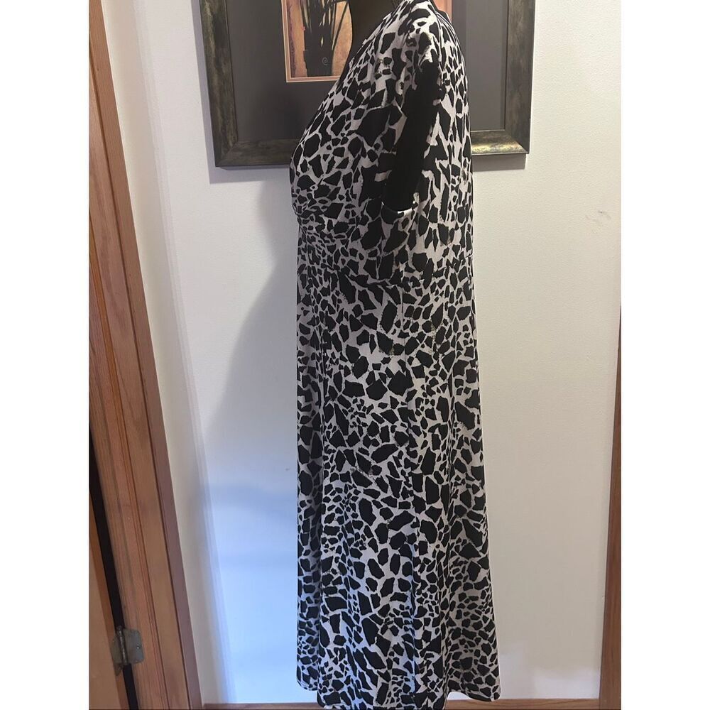 Evan Picone Black Label Size16 Animal Print V-Neck Flowy Dress Cap Sleeve NEW - Picture 4 of 11